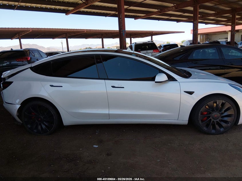 Фото 13 - TESLA MODEL 3