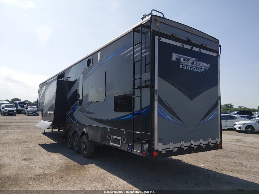 2016 KEYSTONE RV FUZION auction photo 3