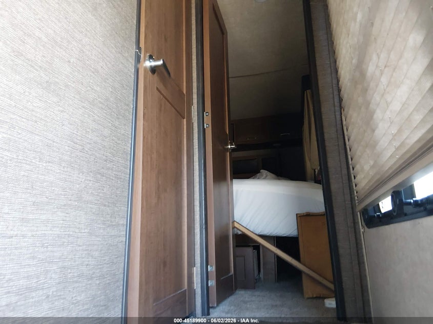 2016 KEYSTONE RV FUZION auction photo 5