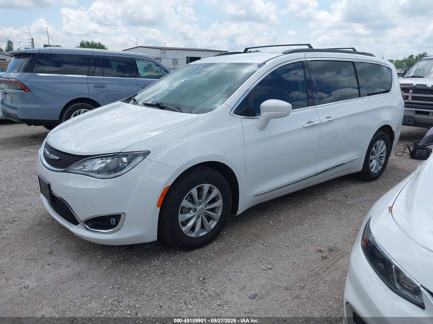 Vin: 2c4rc1bg7hr526643, lot: 45687613, chrysler pacifica touring-l 20172