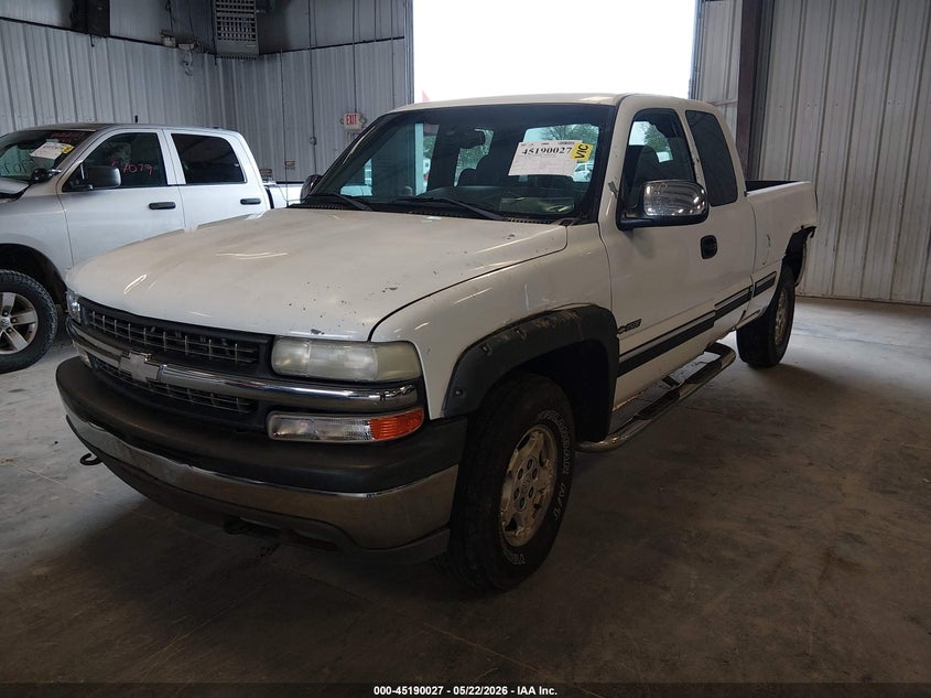 2001 CHEVROLET SILVERADO PICKUP 5.3L V-8 285HP