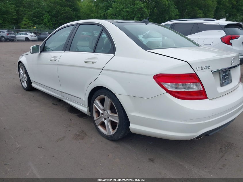 2010 Mercedes-benz C class 3.0 C 300 Luxury 4Matic/Sport 4Matic white Lot 111045190159 Vin WDDGF8BB5AR111317