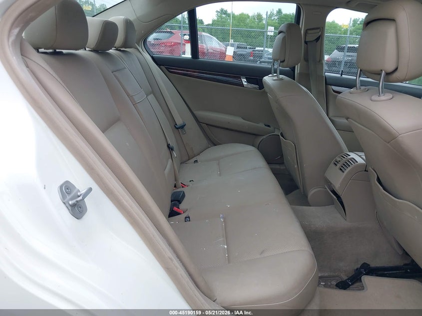 2010 Mercedes-benz C class 3.0 C 300 Luxury 4Matic/Sport 4Matic white Lot 111045190159 Vin WDDGF8BB5AR111317