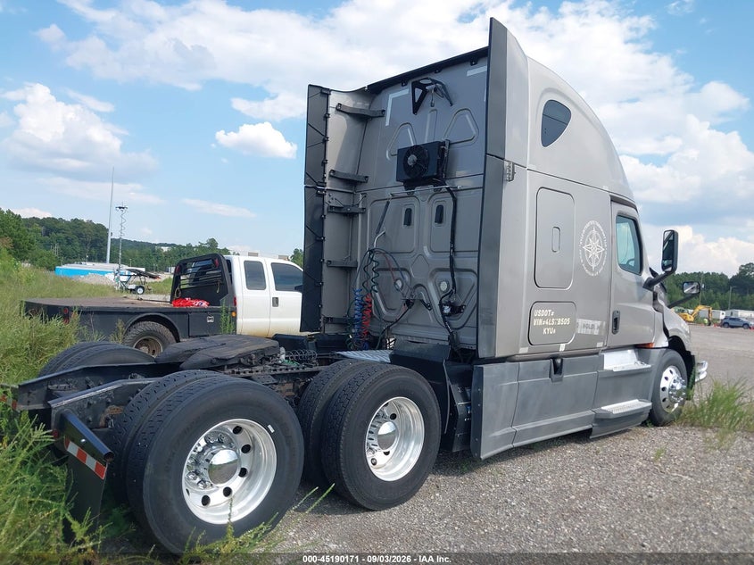 2020 FREIGHTLINER NEW CASCADIA 126 auction photo 4