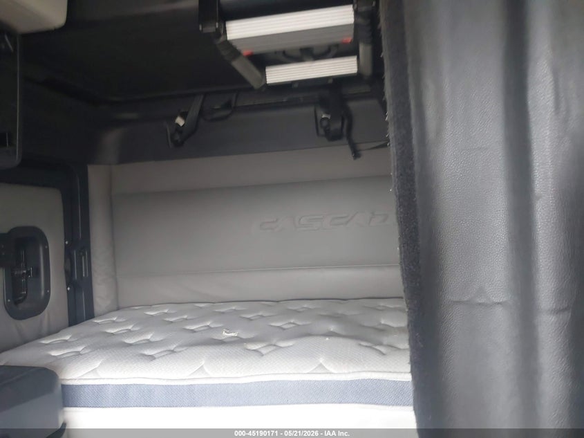 2020 FREIGHTLINER NEW CASCADIA 126 auction photo 6