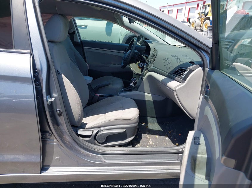 2018 HYUNDAI ELANTRA auction photo 5