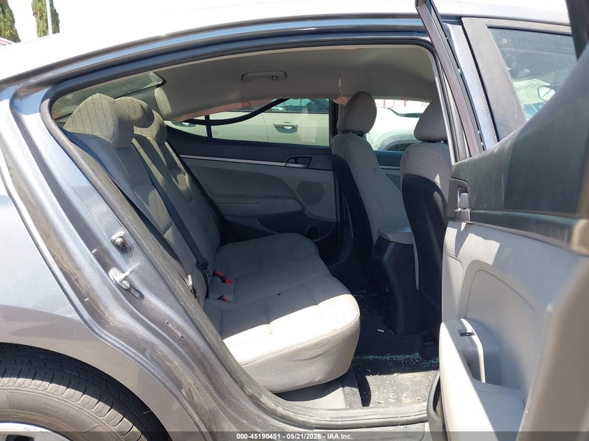2018 HYUNDAI ELANTRA auction photo 8