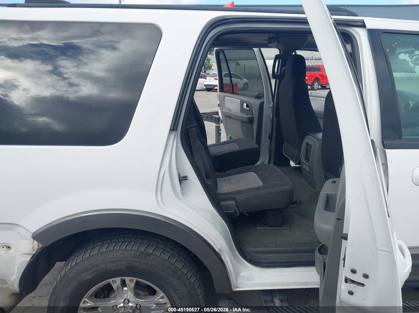 2004 Ford Expedition Xlt VIN: 1FMEU15W94LB49990 Lot: 45190527