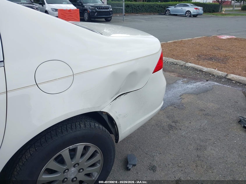 2008 Buick Lucerne Cx VIN: 1G4HP572X8U173821 Lot: 45190616