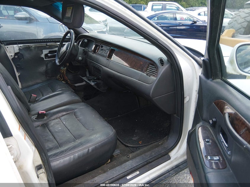 1999 LINCOLN TOWN CAR auction photo 5