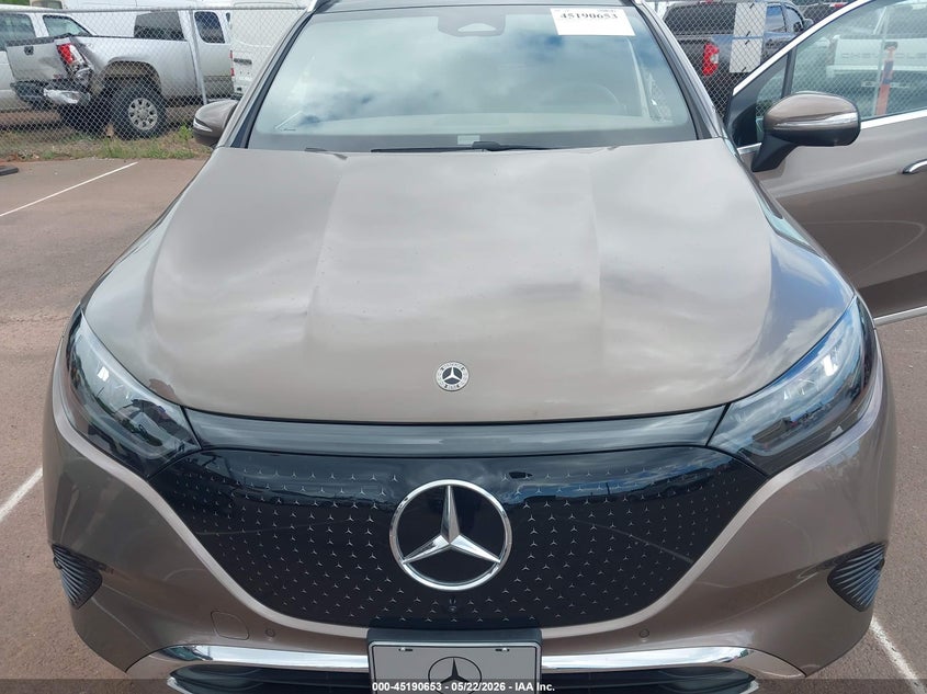 2026 MERCEDES-BENZ EQE 320+ SUV · Фото 10