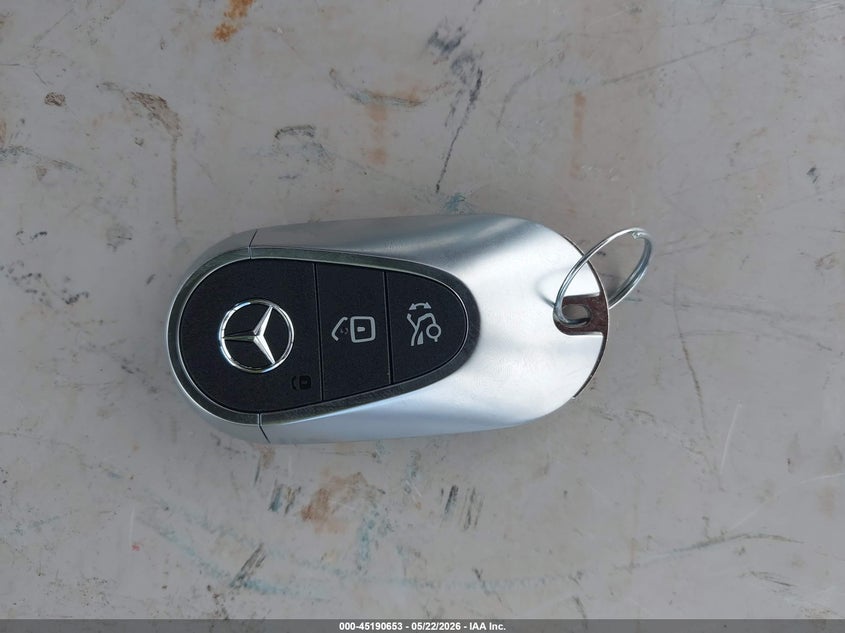 2026 MERCEDES-BENZ EQE 320+ SUV · Фото 11