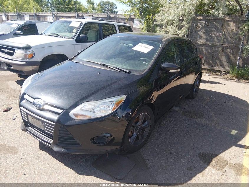 2014 Ford Focus Se 1FADP3K27EL427748 photo 1