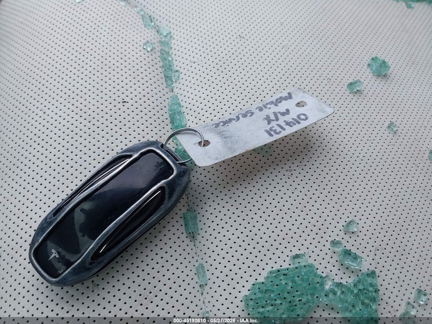 2016 Tesla Model X 60D/70D/75D/90D VIN: 5YJXCAE24GF014131 Lot: 45190810