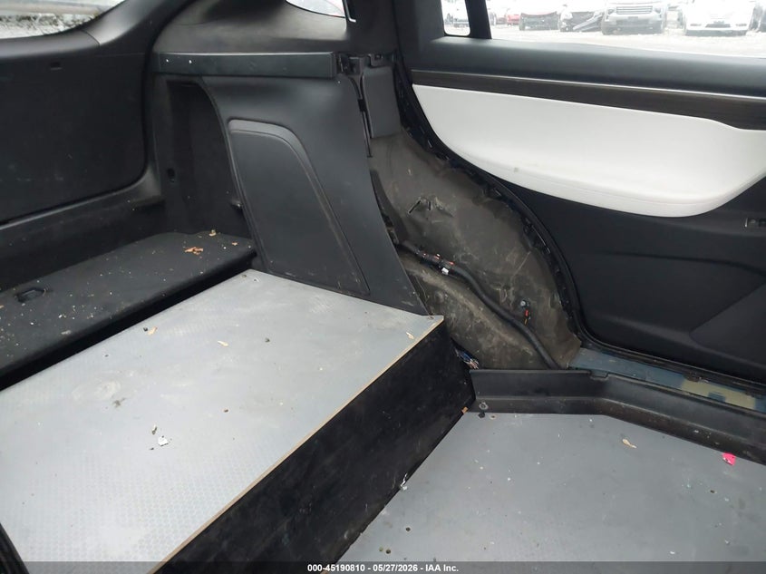 2016 Tesla Model X 60D/70D/75D/90D VIN: 5YJXCAE24GF014131 Lot: 45190810