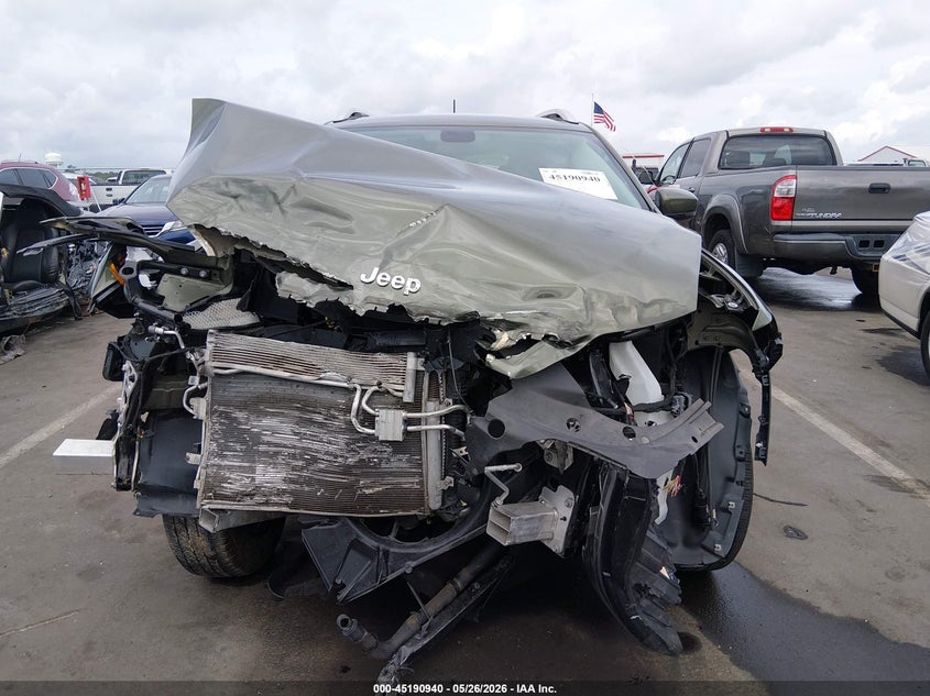 2019 JEEP CHEROKEE auction photo 6