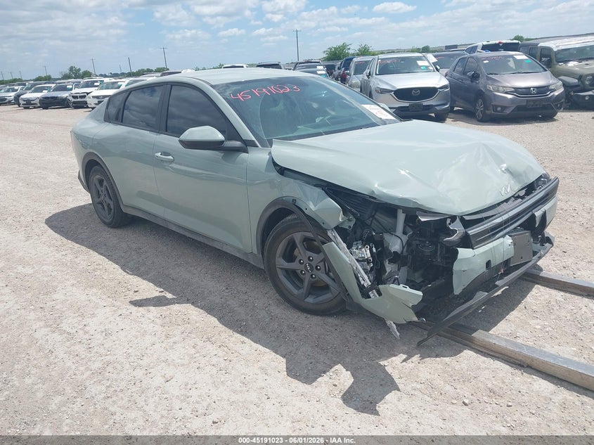 Vin: 3kpft4de7se026703, lot: 45688751, kia k4 lxs 2025 img_1