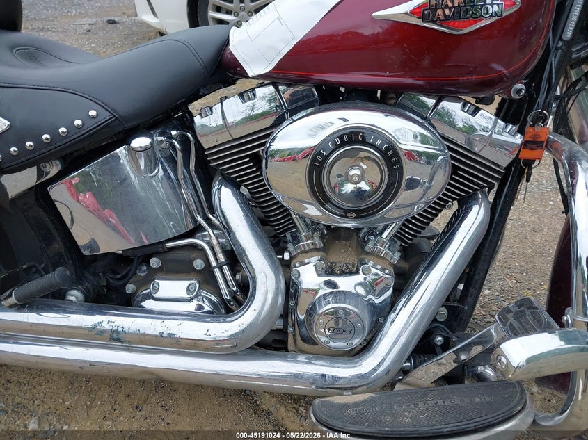 2014 Harley-Davidson Flstc Heritage Softail Classic VIN: 1HD1BWV10EB042570 Lot: 45191024