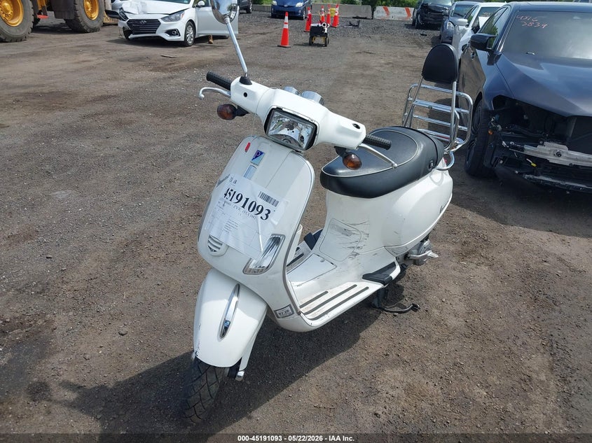 ZAPC386B895500241 2009 Vespa Lx 50 photo 1
