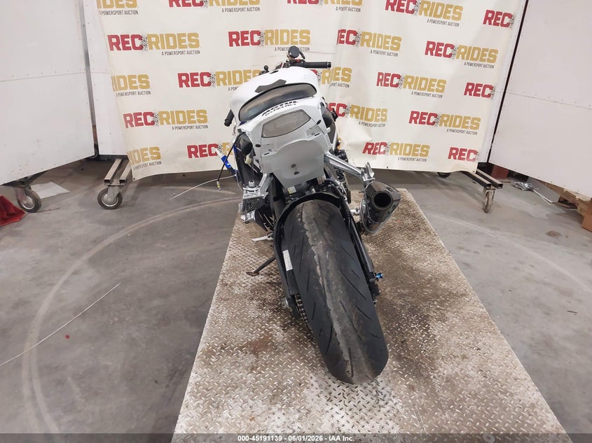 2006 Suzuki Gsx-R1000 VIN: JS1GT76A362113012 Lot: 45191139