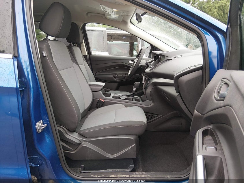 VIN 1FMCU9GD8HUD03171 2017 FORD ESCAPE SE