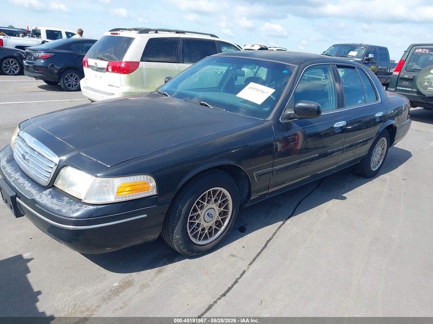 2FAFP73W62X106185 2002 Ford Crown Victoria Standard photo 1