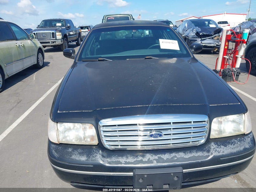 2002 Ford Crown Victoria Standard VIN: 2FAFP73W62X106185 Lot: 45191567