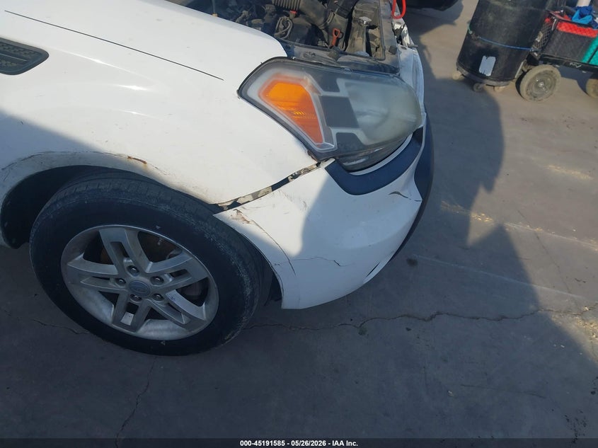 2010 Kia Soul + VIN: KNDJT2A27A7703112 Lot: 45191585