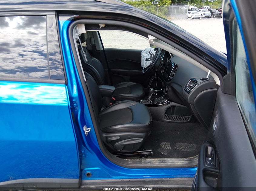 VIN: 3C4NJDBB8LT157856 2020 JEEP COMPASS ALTITUDE 4X4