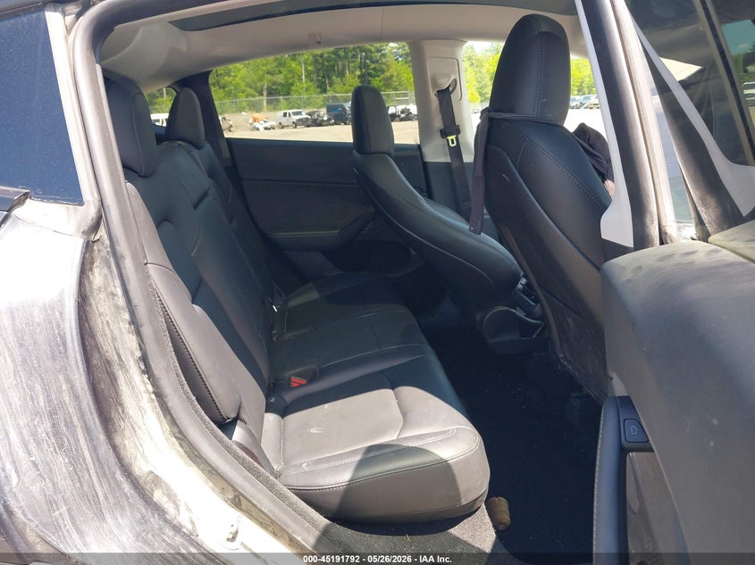 2024 Tesla Model Y Long Range Dual Motor All-Wheel Drive VIN: 7SAYGDEEXRF984463 Lot: 45191792