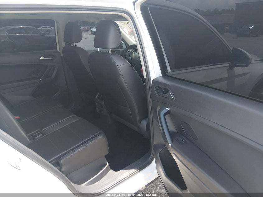 2020 VOLKSWAGEN TIGUAN 2.0T SE/2.0T SE R-LINE BLACK/2.0T SEL — Photo 8