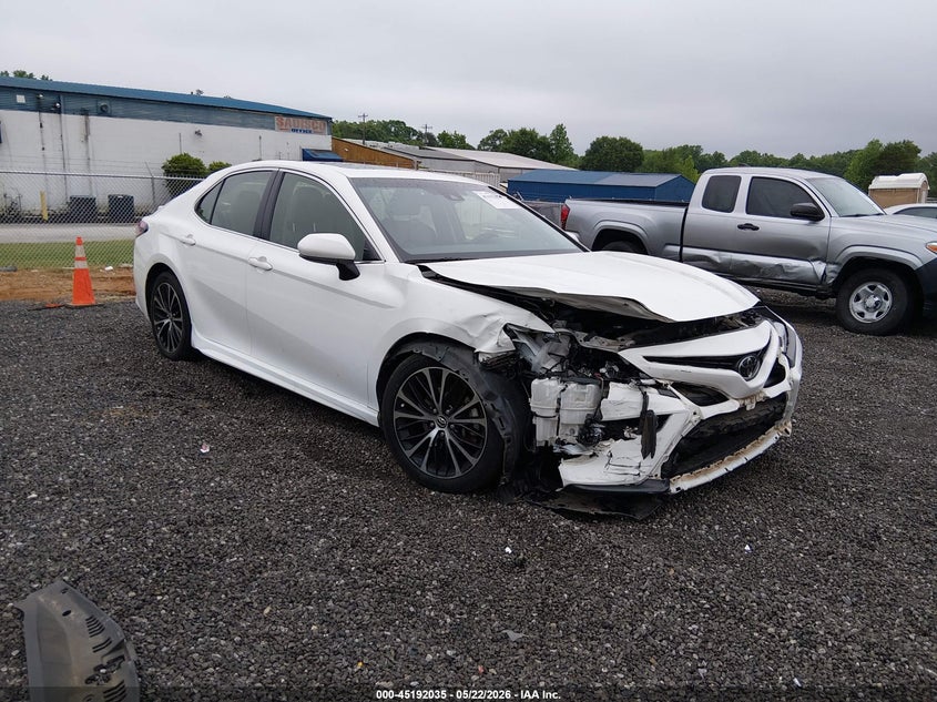 TOYOTA CAMRY SE 2018