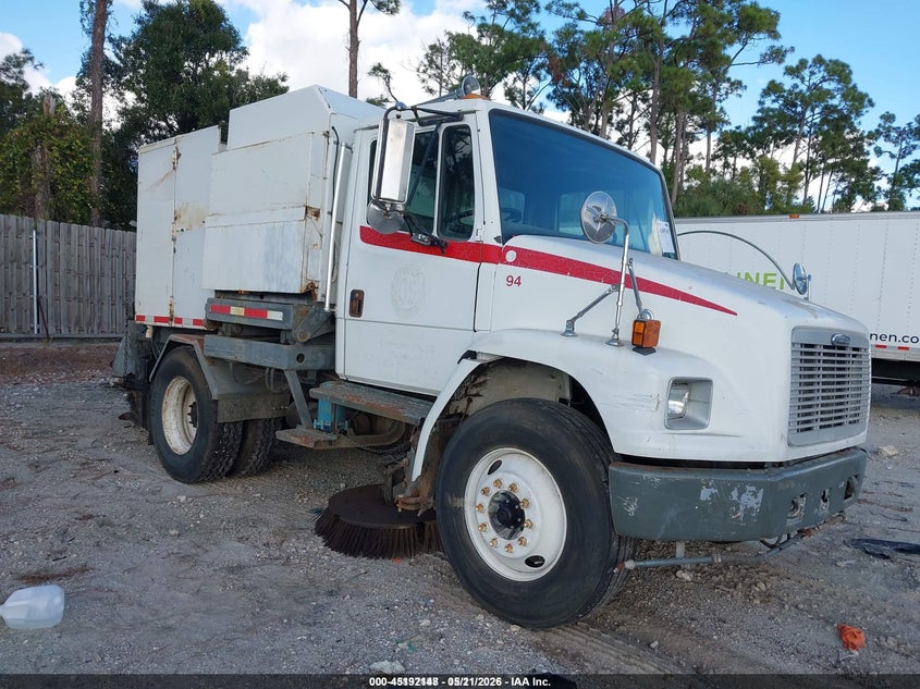 2002 FREIGHTLINER MEDIUM CONVENTIONAL auction photo 1
