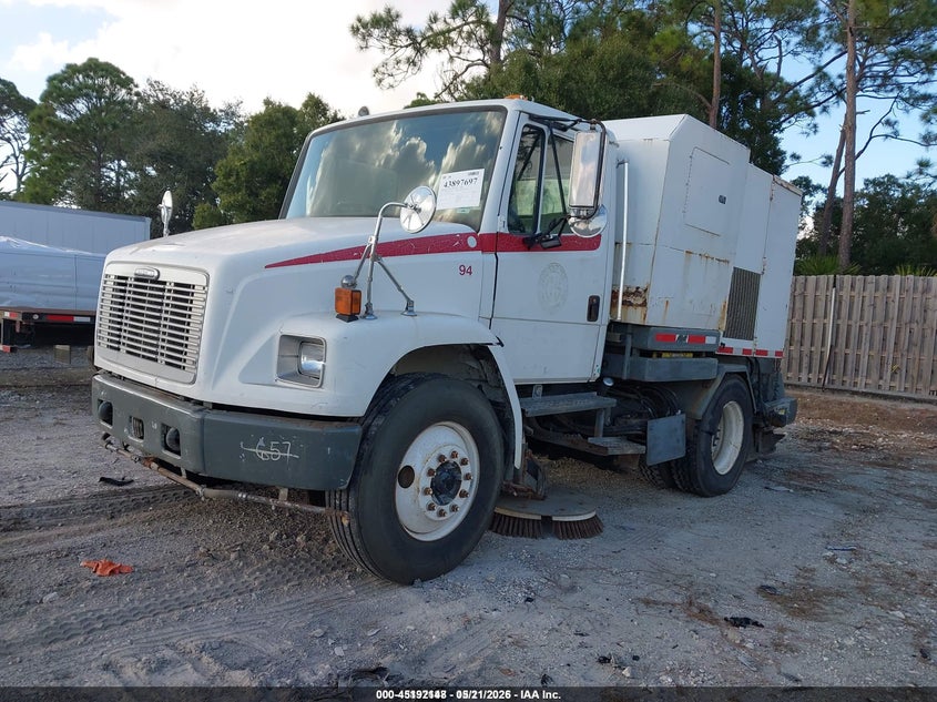 2002 FREIGHTLINER MEDIUM CONVENTIONAL auction photo 2