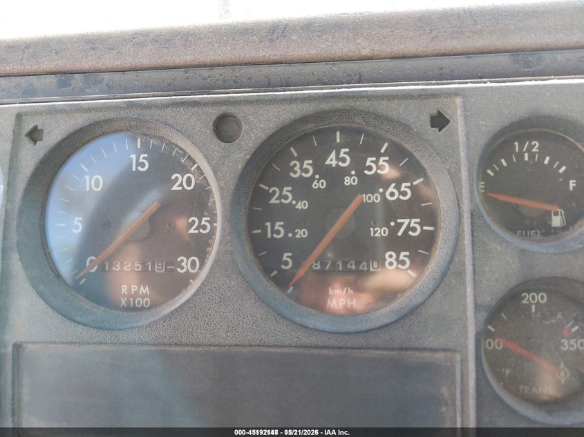 2002 FREIGHTLINER MEDIUM CONVENTIONAL auction photo 5