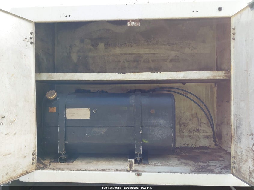 2002 FREIGHTLINER MEDIUM CONVENTIONAL auction photo 6