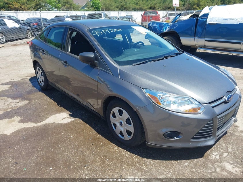 Vin: 1fahp3e26cl463215, lot: 45689980, ford focus s 2012 img_1