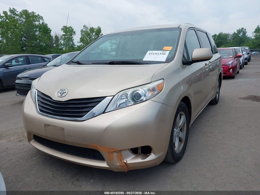 5TDKK3DC7ES445400 2014 Toyota Sienna Le V6 8 Passenger photo 1