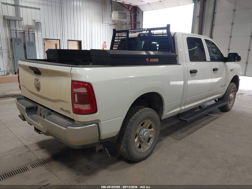 Vin: 3c6ur5cj2ng272021, lot: 45690123, ram 2500 tradesman  4x4 6'4 box 20224