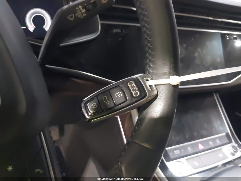 AUDI Q8 - zdjęcie 11