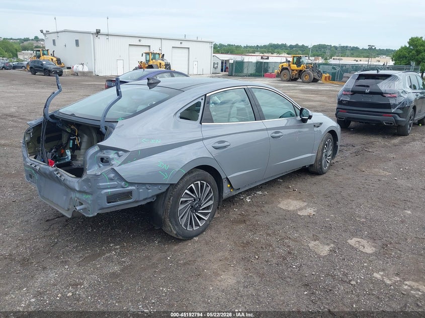 2024 HYUNDAI SONATA HYBRID auction photo 4