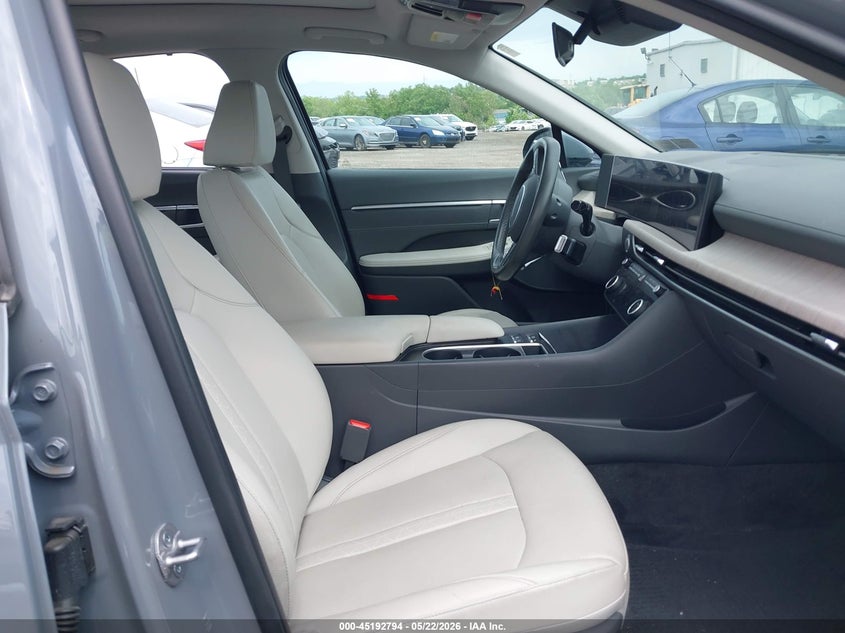 2024 HYUNDAI SONATA HYBRID auction photo 5