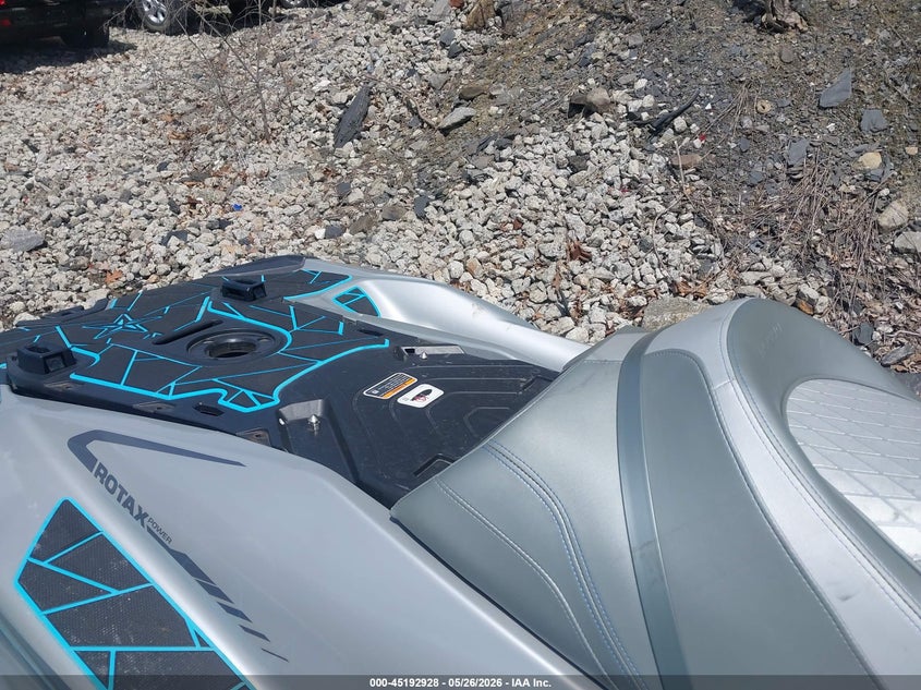 2021 SEADOO GTX-300 LIMITED (VIN: 00000YDV95992F121