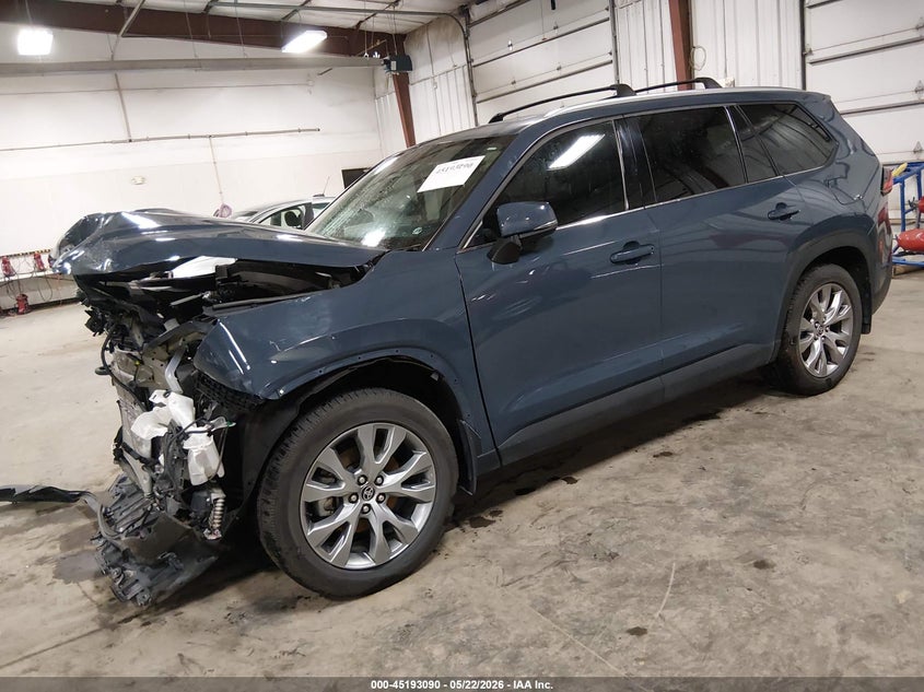 2024 TOYOTA GRAND HIGHLANDER auction photo 2