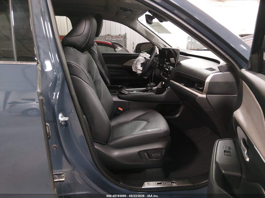2024 TOYOTA GRAND HIGHLANDER auction photo 5