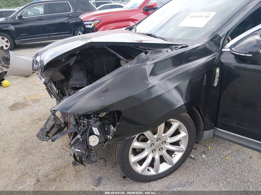 2010 LINCOLN MKT auction photo 6