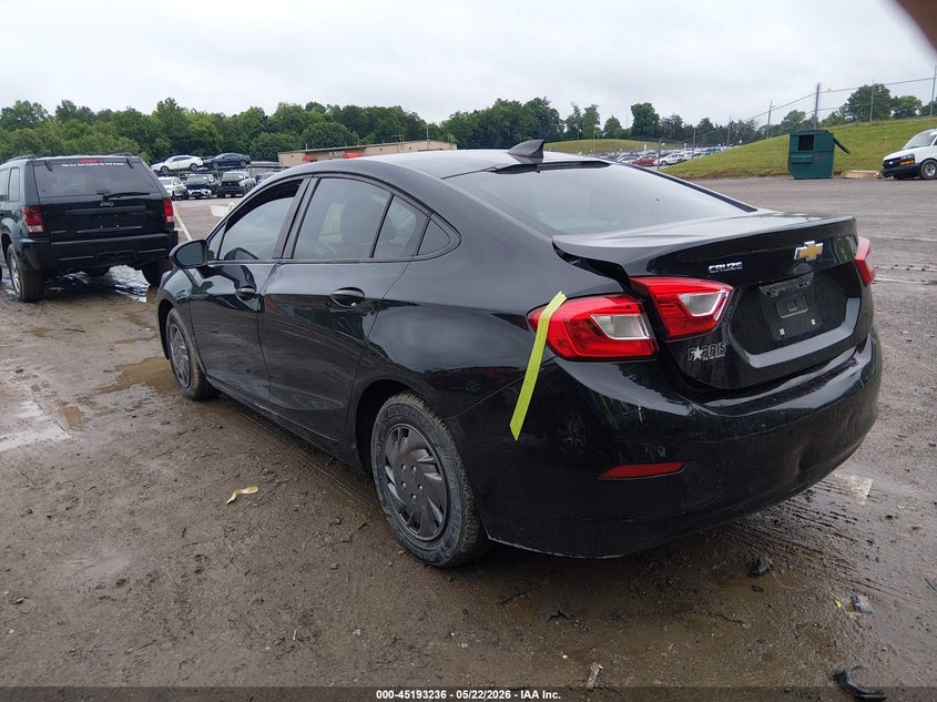 VIN 1G1BC5SM2J7219637 2018 CHEVROLET CRUZE LS AUTO