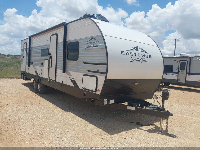 2022 EAST TO WEST DELLA TERRA auction photo 1