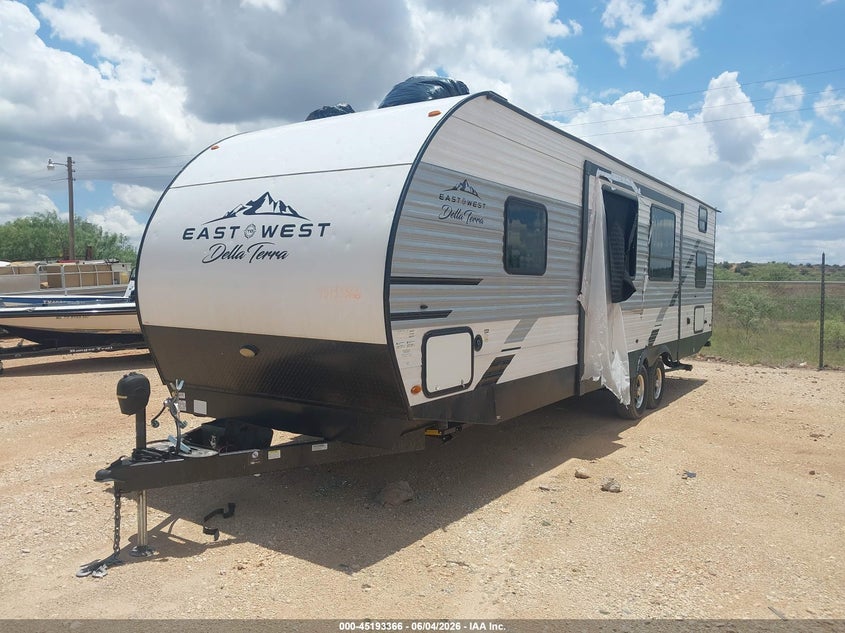 2022 EAST TO WEST DELLA TERRA auction photo 2