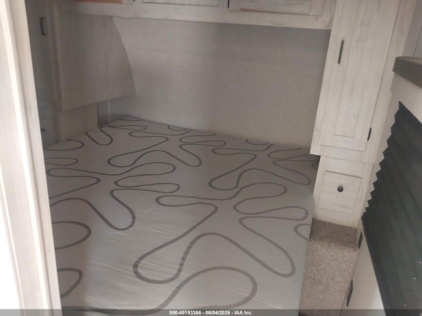 2022 EAST TO WEST DELLA TERRA auction photo 8
